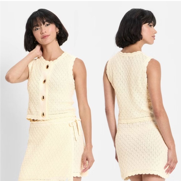 Cream Sleeveless Knit Top Gold Buttons XS New Future Collective Crochet Vest New - Picture 2 of 8